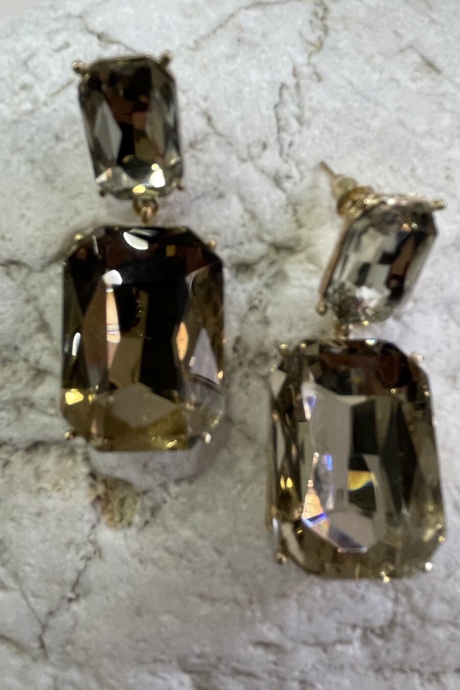 Σκουλαρίκια από ατσάλι με πέτρα χρυσή