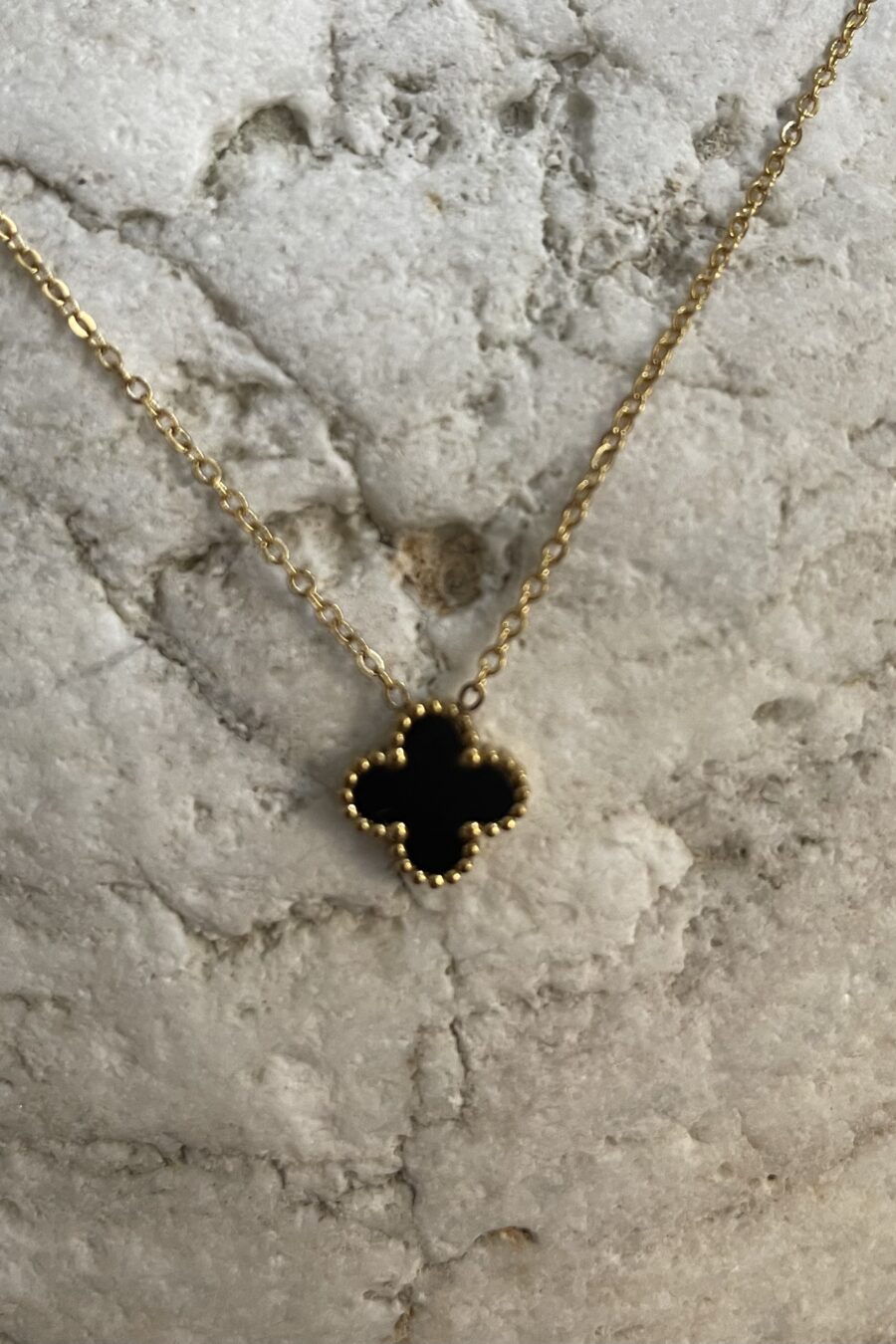 κολιέ από ατσάλι