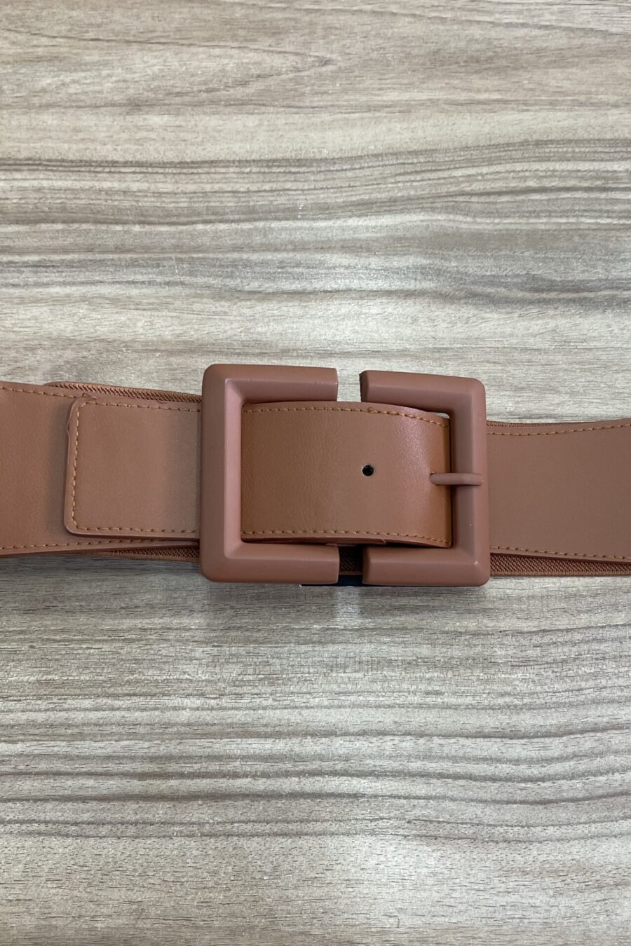 Ζώνη φαρδιά με τετράγωνη αγκράφα