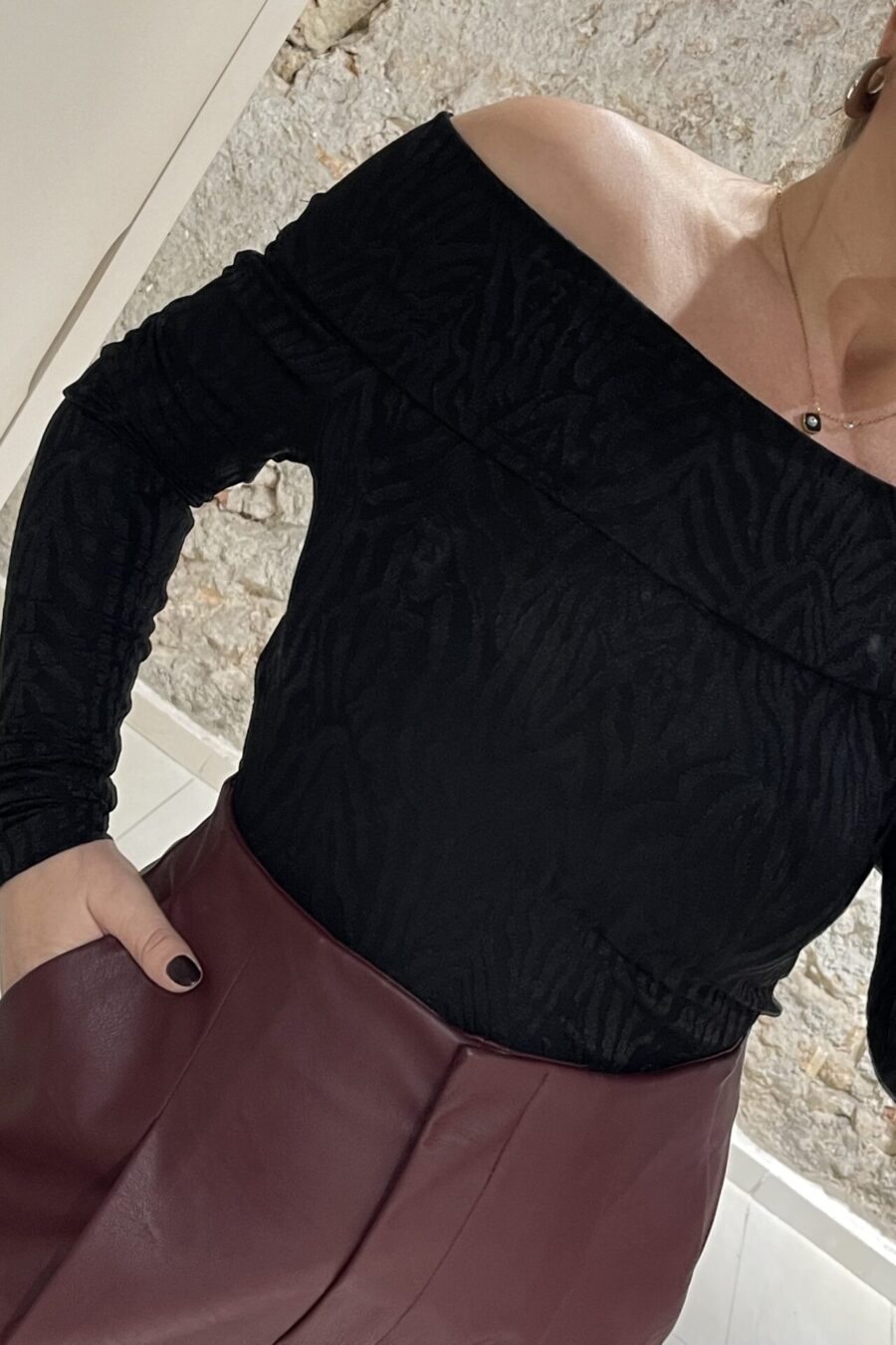 Μπλούζα με έξω ώμους We Coss - 0057